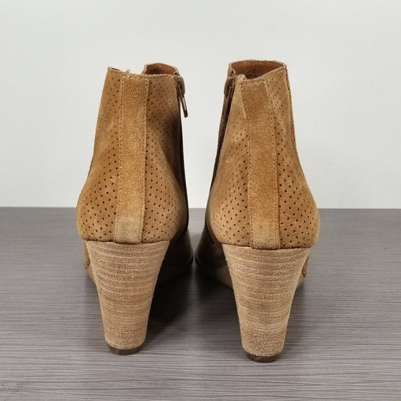 Susina Kyle Perforated Suede Ankle Bootie, Cognac Suede, Womens Size 9 M - Picture 5 of 11